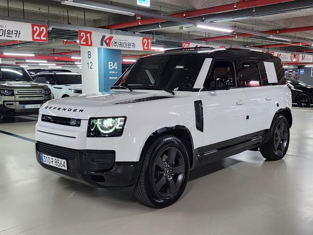 Land Rover Defender 110 P300 Dynamic SE