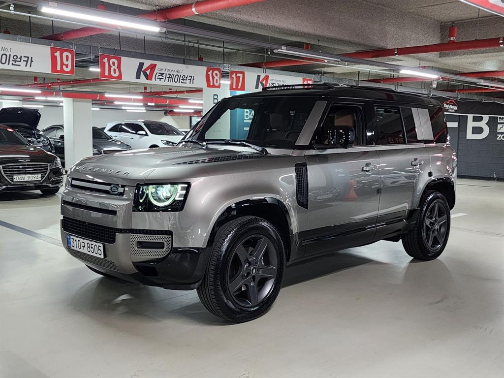 Land Rover Defender 110 P300 Dynamic SE