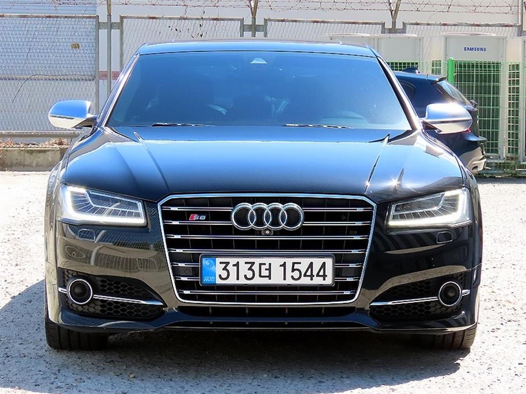 아우디 S8 S8 4.0 TFSI Quattro