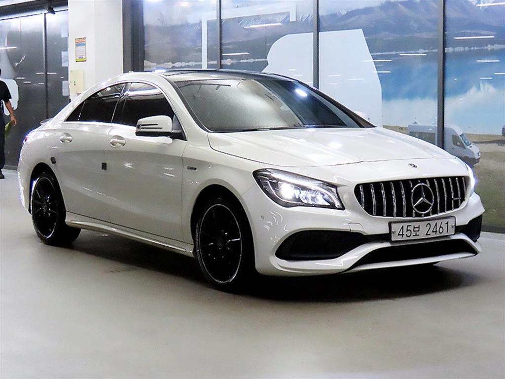 Mercedes-Benz CLA CLA220 AMG Line