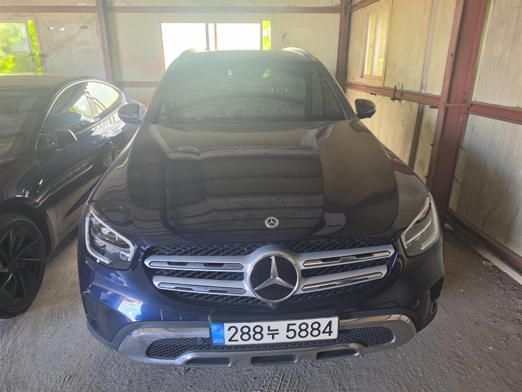 Mercedes-Benz GLC 220d 4Maetik