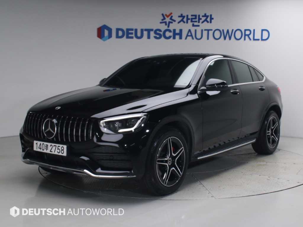 Mercedes-Benz GLC 300 4Maetik Coupe